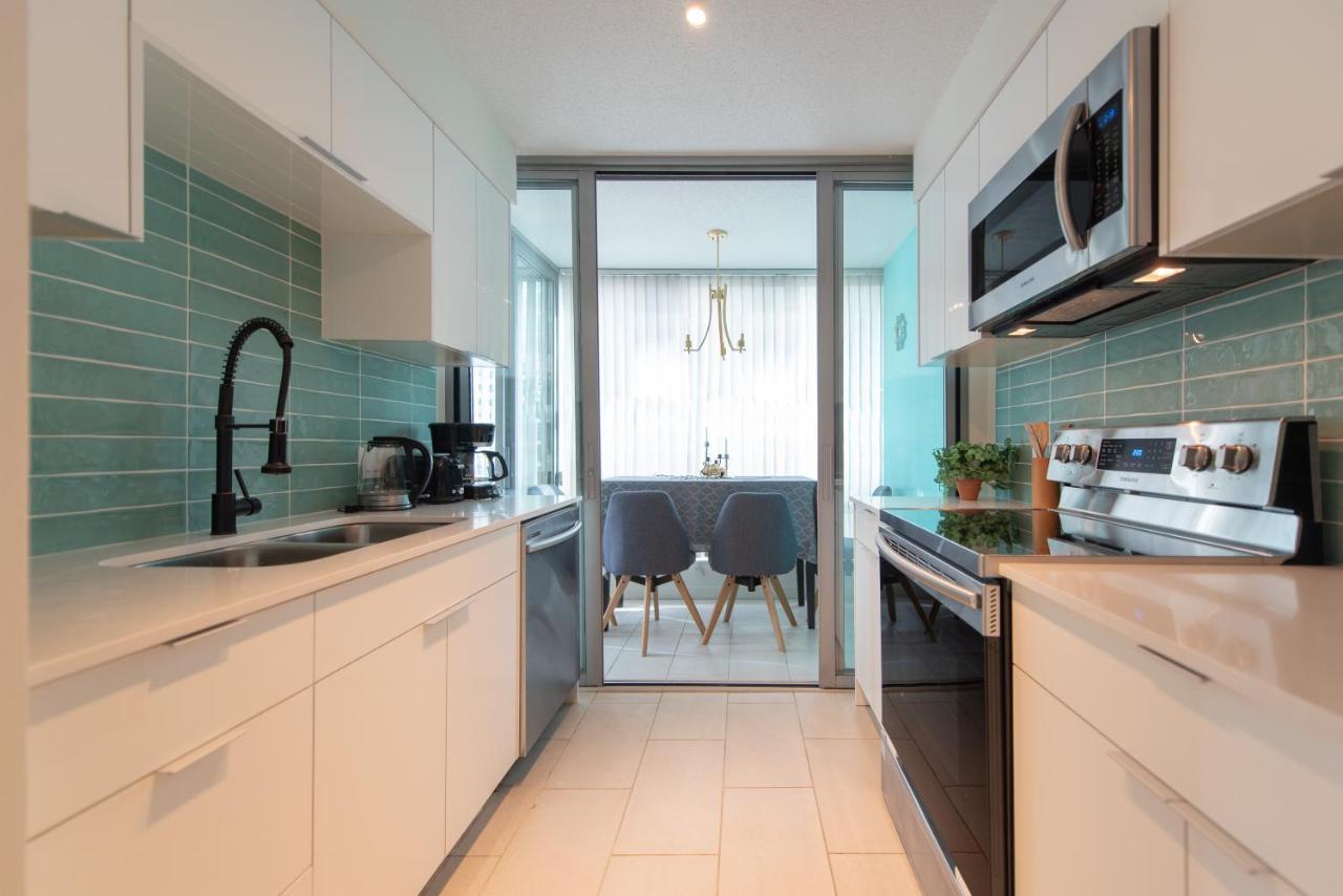 Chic 2-Bedroom In Central Downtown With Stunning Water Views Ванкувер Экстерьер фото